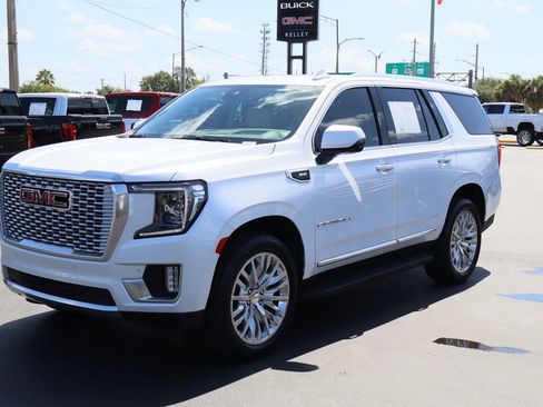 Certified 2023 GMC Yukon Denali RWD image 5