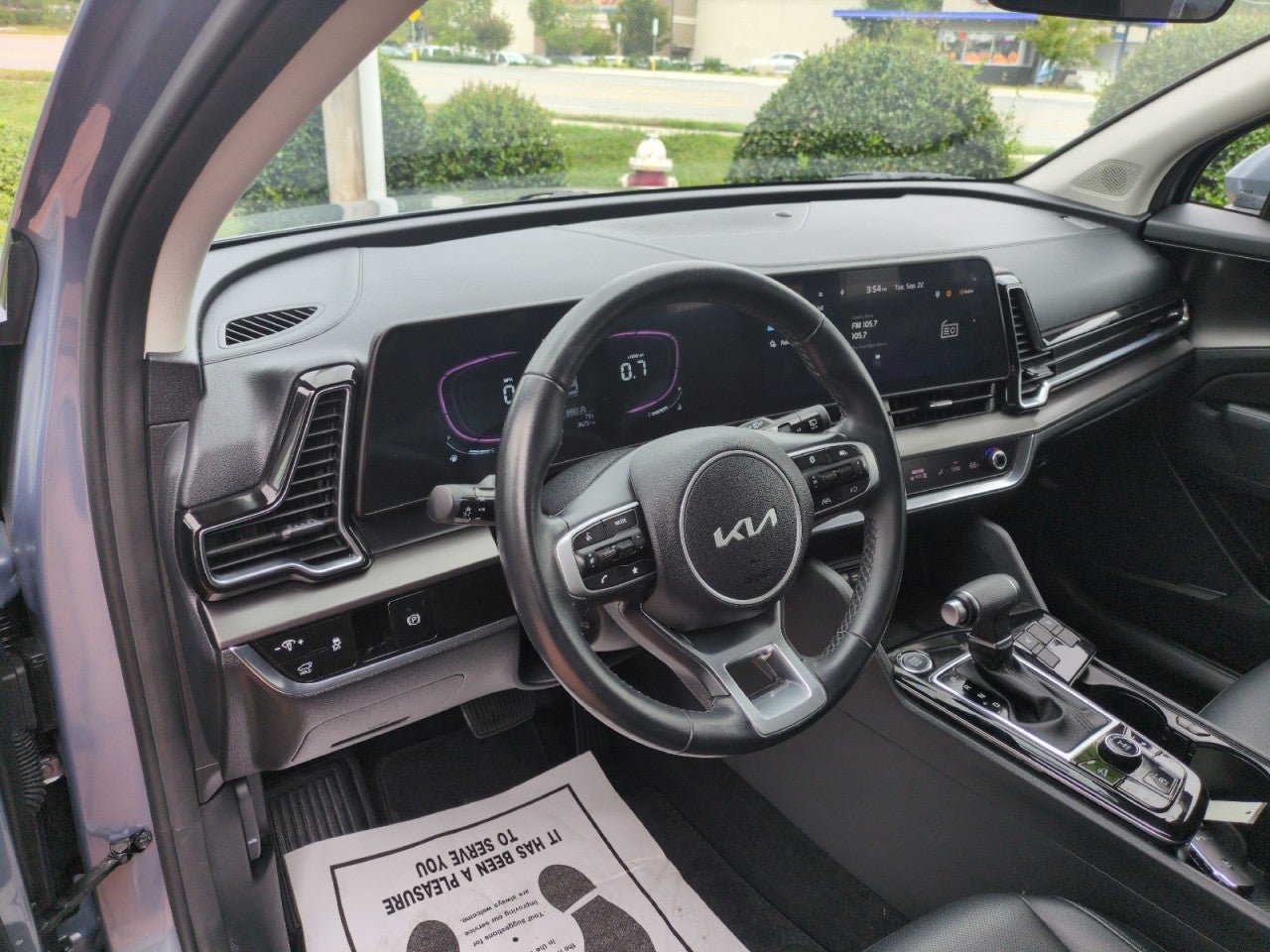 Certified 2025 Kia Sportage EX w/ Premium Package AWD/4WD image 15