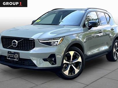 Used 2025 Volvo XC40 B5 Plus