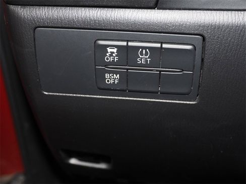 Used 2016 MAZDA MAZDA3 i Sport w/ Preferred Equipment Package image 22