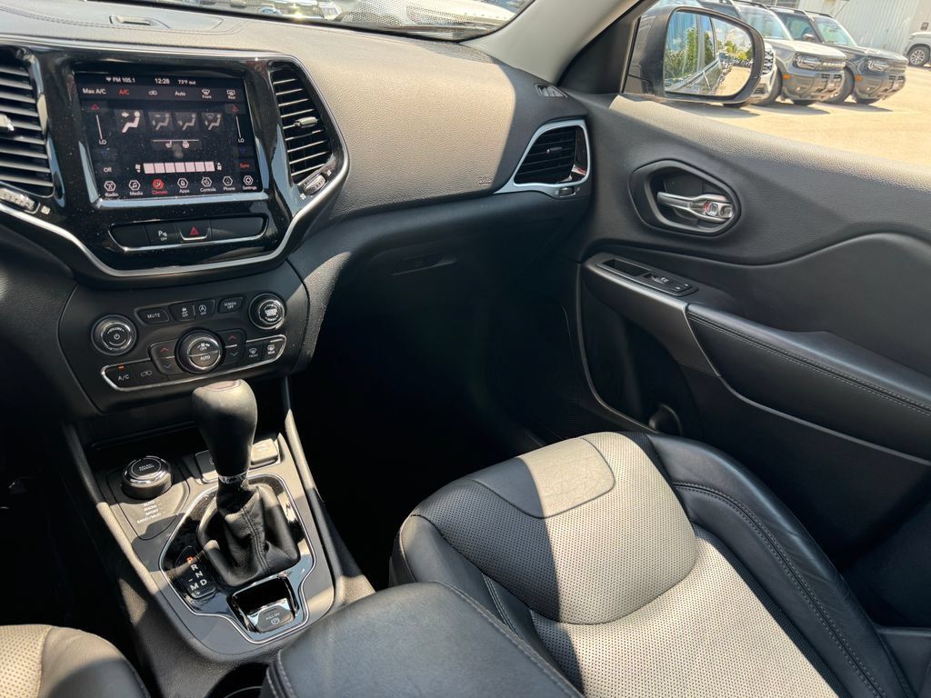Used 2019 Jeep Cherokee Limited w/ Trailer Tow Group AWD/4WD image 25