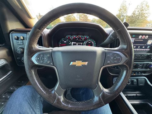 Used 2015 Chevrolet Silverado 2500 High Country w/ Duramax Plus Package image 32