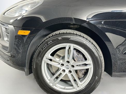 Used 2024 Porsche Macan w/ Premium Plus Package image 12