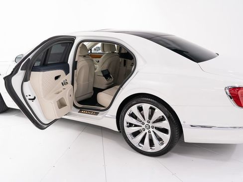 Certified 2024 Bentley Flying Spur Azure AWD/4WD image 20