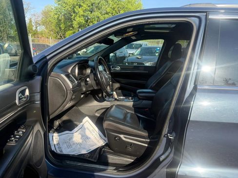 Used 2021 Jeep Grand Cherokee Limited AWD/4WD image 23