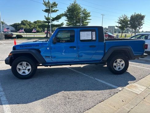 Used 2020 Jeep Gladiator Sport w/ Quick Order Package 24S AWD/4WD image 17