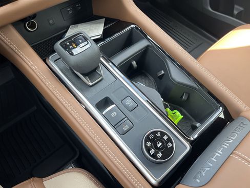 New 2026 Nissan Pathfinder Platinum AWD/4WD image 8