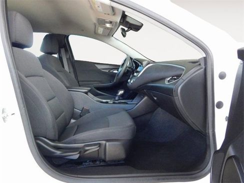 Used 2024 Chevrolet Malibu LT image 14