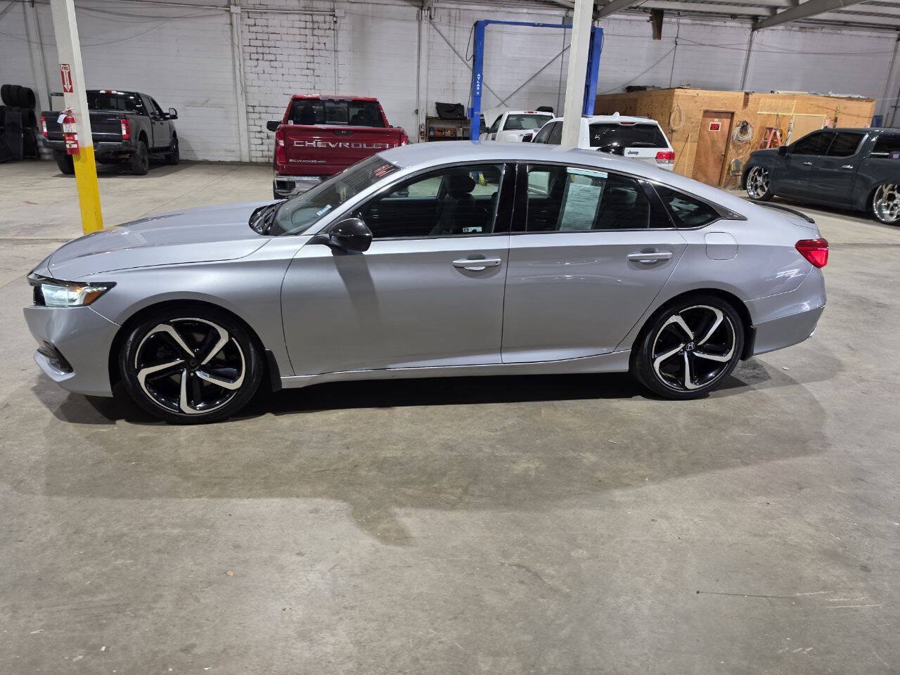 Used 2021 Honda Accord Sport image 4