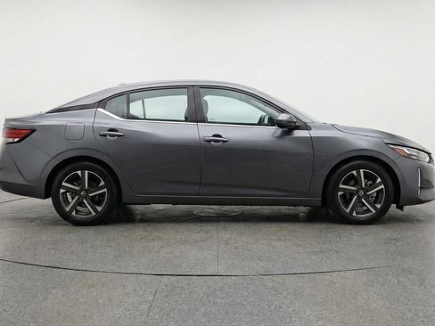 Used 2025 Nissan Sentra SV FWD image 11