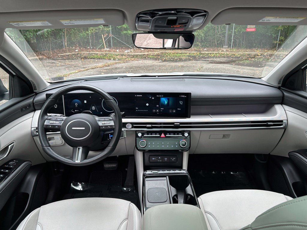 Used 2025 Hyundai Tucson Limited FWD image 29