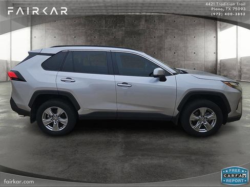 Used 2024 Toyota RAV4 XLE w/ Convenience Package image 4