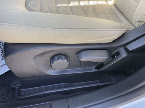 Used 2024 Ford Edge SE image 11