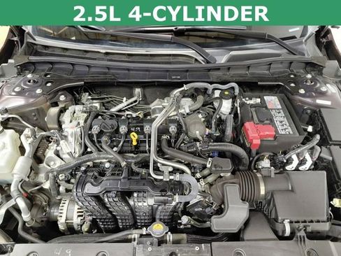 Used 2025 Nissan Altima 2.5 SV image 10