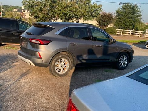 Used 2023 Ford Escape Active w/ Tech Pack #1 FWD image 5