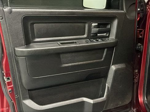 Used 2019 RAM 1500 Express w/ Express Value Package AWD/4WD image 9