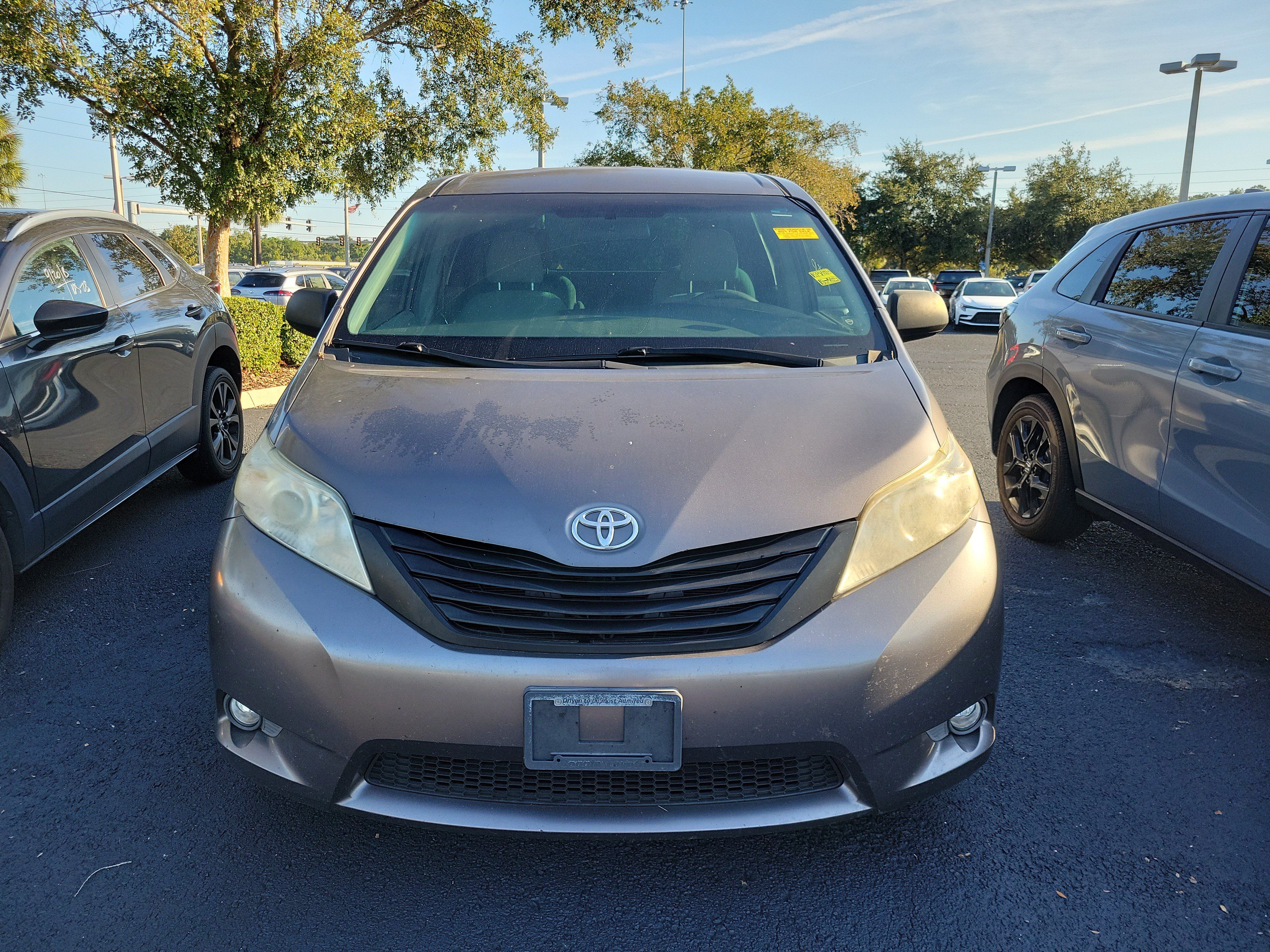 Used 2015 Toyota Sienna L FWD image 29