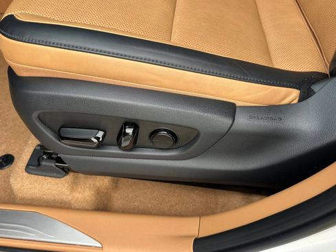 Used 2025 Lexus RZ 300e image 14