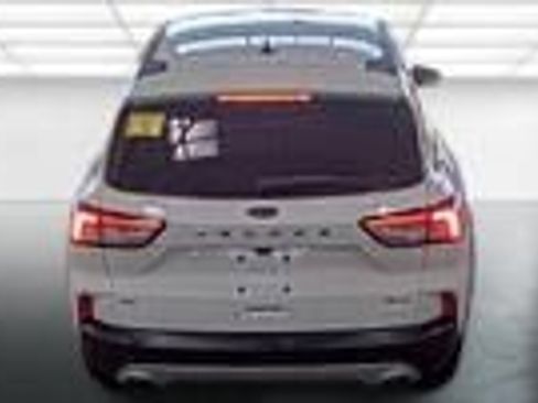 Used 2022 Ford Escape SE image 9
