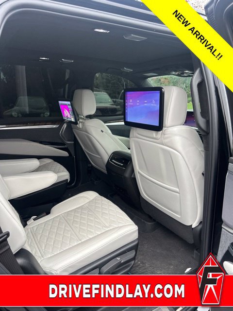 Used 2026 Cadillac Escalade Platinum Sport w/ LPO, Floor Liner Package AWD/4WD image 8