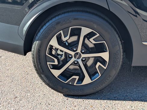 Certified 2025 Kia Sportage EX image 7