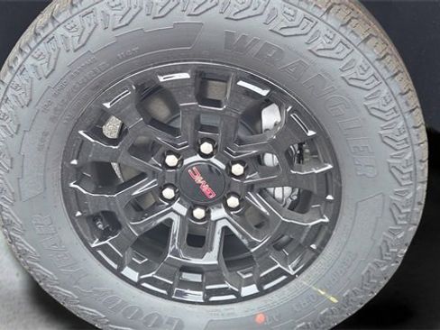 New 2026 GMC Canyon Elevation w/ Convenience Package image 19