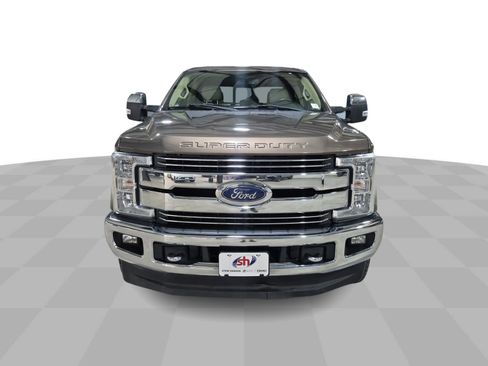 Used 2017 Ford F250 Lariat AWD/4WD image 3