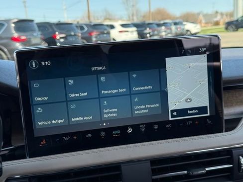 Used 2024 Lincoln Corsair Grand Touring image 23