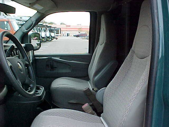 Used 2011 Chevrolet Express 3500 RWD image 9