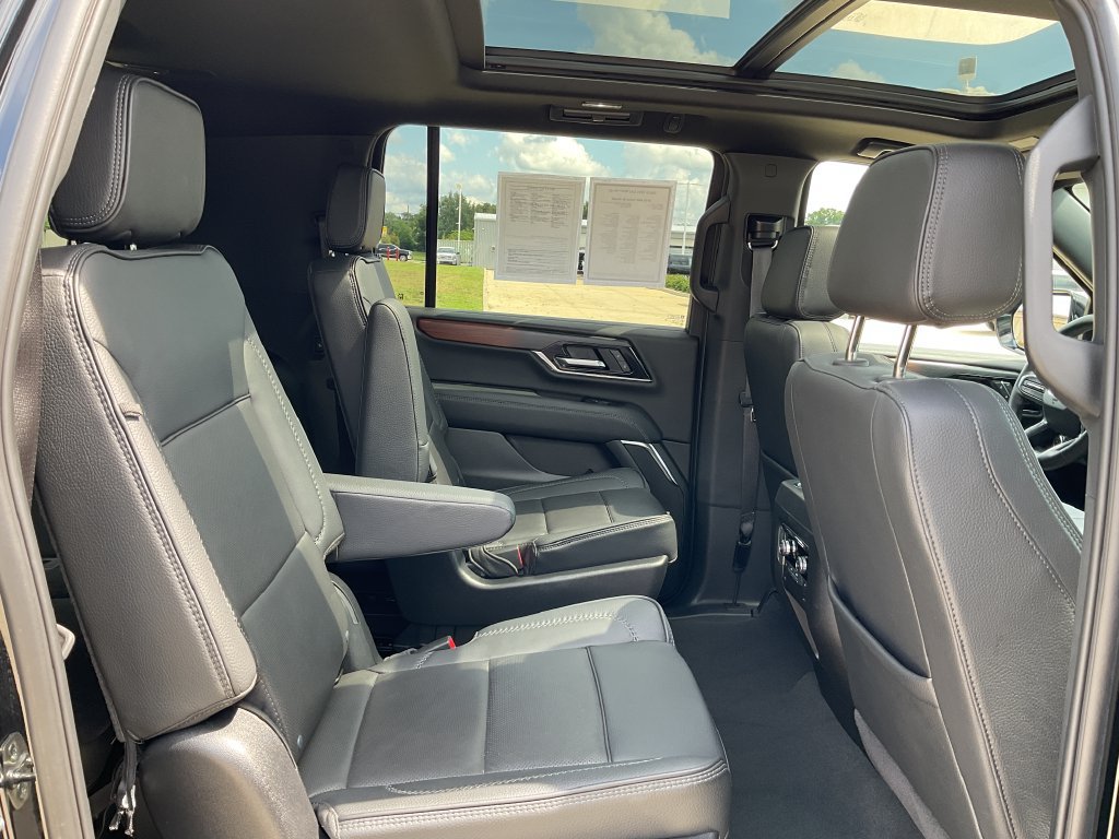 Used 2025 GMC Yukon XL Denali w/ Sun & Power Step Package AWD/4WD image 19