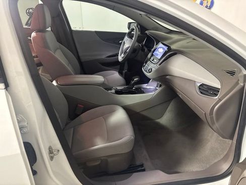 Used 2023 Chevrolet Malibu LT FWD image 12