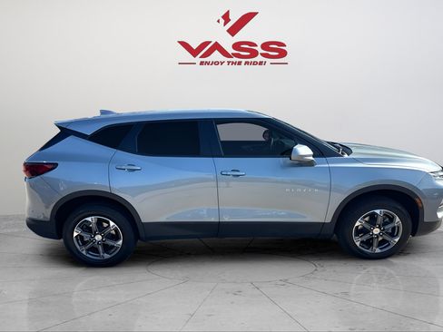 Used 2025 Chevrolet Blazer LT FWD image 6