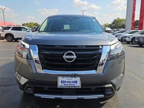 New 2025 Nissan Pathfinder Platinum image 13