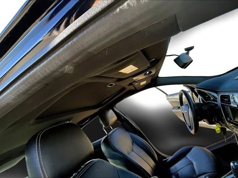 Used 2011 Chrysler 200 Limited image 25