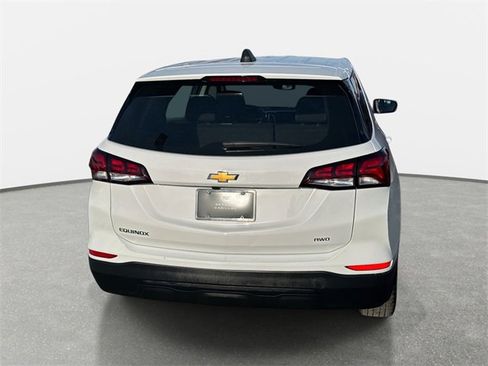 Used 2023 Chevrolet Equinox LS image 4