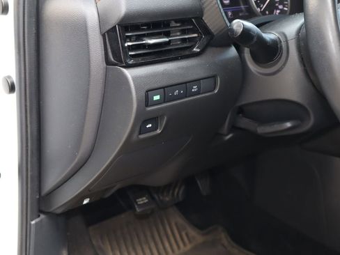Used 2022 Nissan Sentra SR w/ Midnight Edition FWD image 21