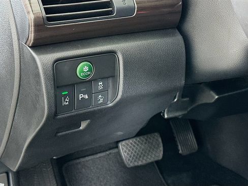 Used 2017 Honda Accord Touring image 10