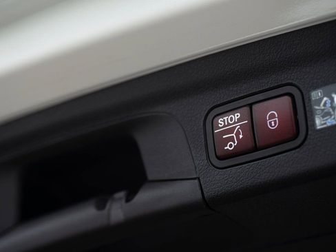 Certified 2025 Mercedes-Benz GLE 350 4MATIC image 18