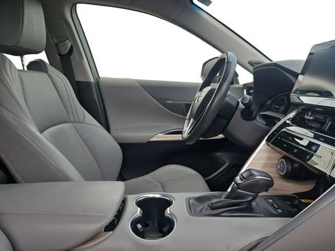 Certified 2021 Toyota Venza XLE w/ Softex Package AWD/4WD image 16
