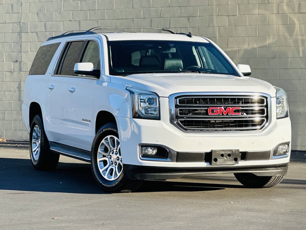 Used 2015 GMC Yukon XL SLT AWD/4WD image 1