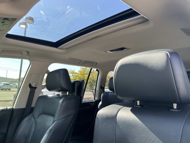 Used 2020 Lexus LX 570 4WD w/ Luxury Package image 38