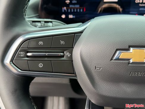 Used 2025 Chevrolet Traverse LT w/ Driver Confidence Package FWD image 35