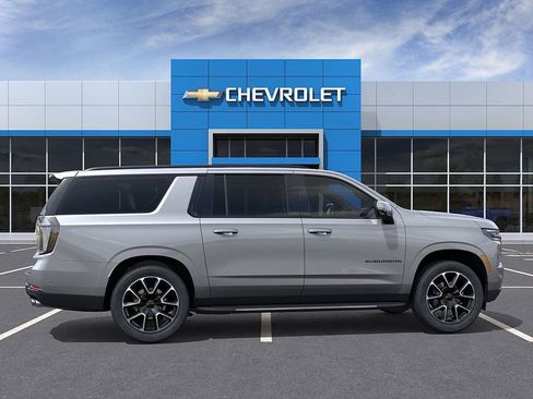 New 2026 Chevrolet Suburban RST image 5