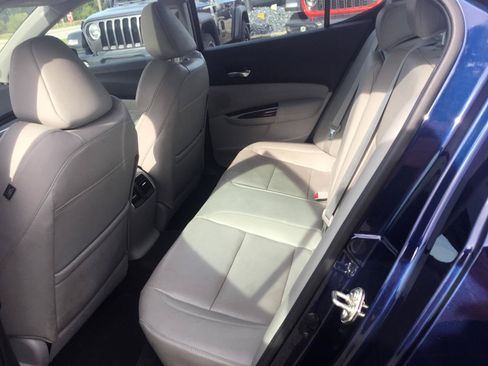 Used 2017 Acura TLX w/ Technology Package FWD image 19
