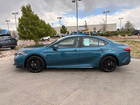 Used 2026 Toyota Camry SE FWD image 4