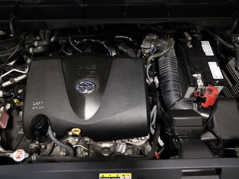 Used 2021 Toyota Highlander XLE image 79