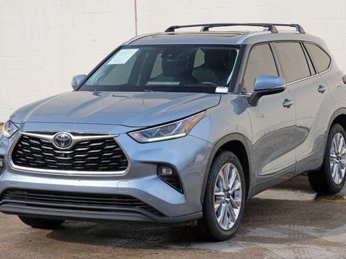 Used 2020 Toyota Highlander Limited FWD image 49