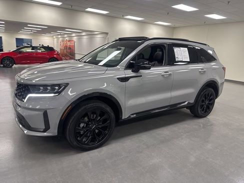 Used 2022 Kia Sorento SX image 3