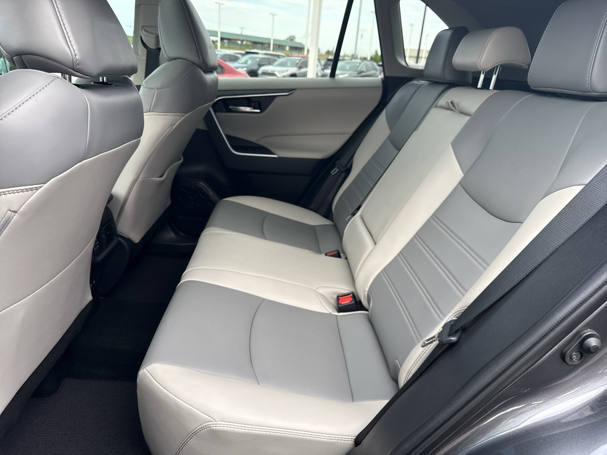 Certified 2021 Toyota RAV4 XLE Premium AWD/4WD image 11