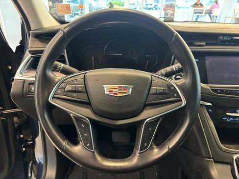 Used 2017 Cadillac XT5 Luxury w/ Driver Awareness Package AWD/4WD image 17